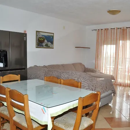 Ljubica Ljuban * Makarska