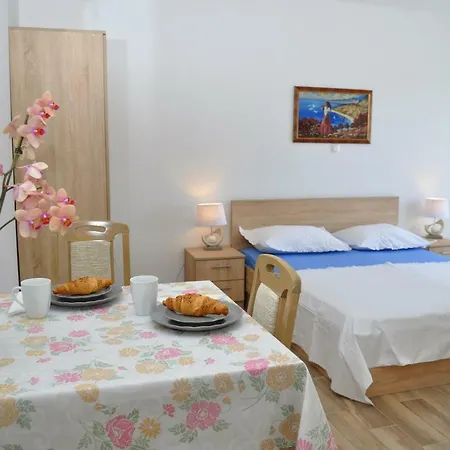 Ljubica Ljuban Apartment *