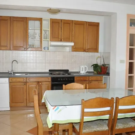 Ljubica Ljuban * Makarska